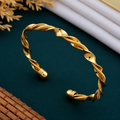 Aura Twist Kada