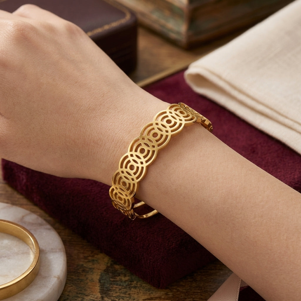 Filigree Circle Gold Bangle