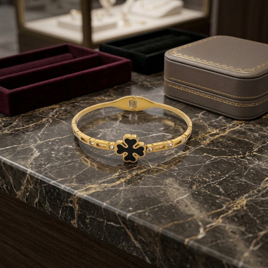 Onyx Clover Gold Bangle